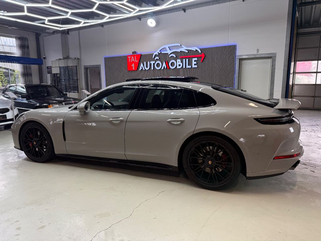 Porsche Panamera 2025