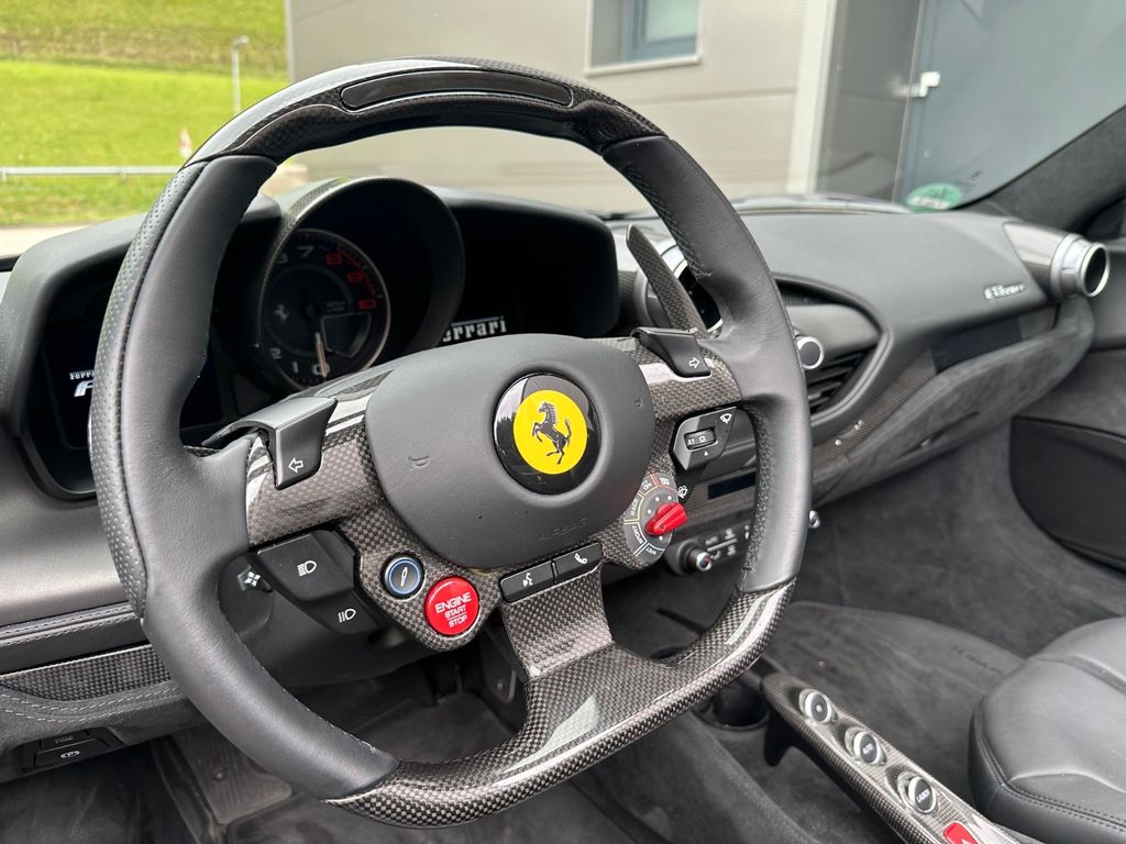 Ferrari F8 2023