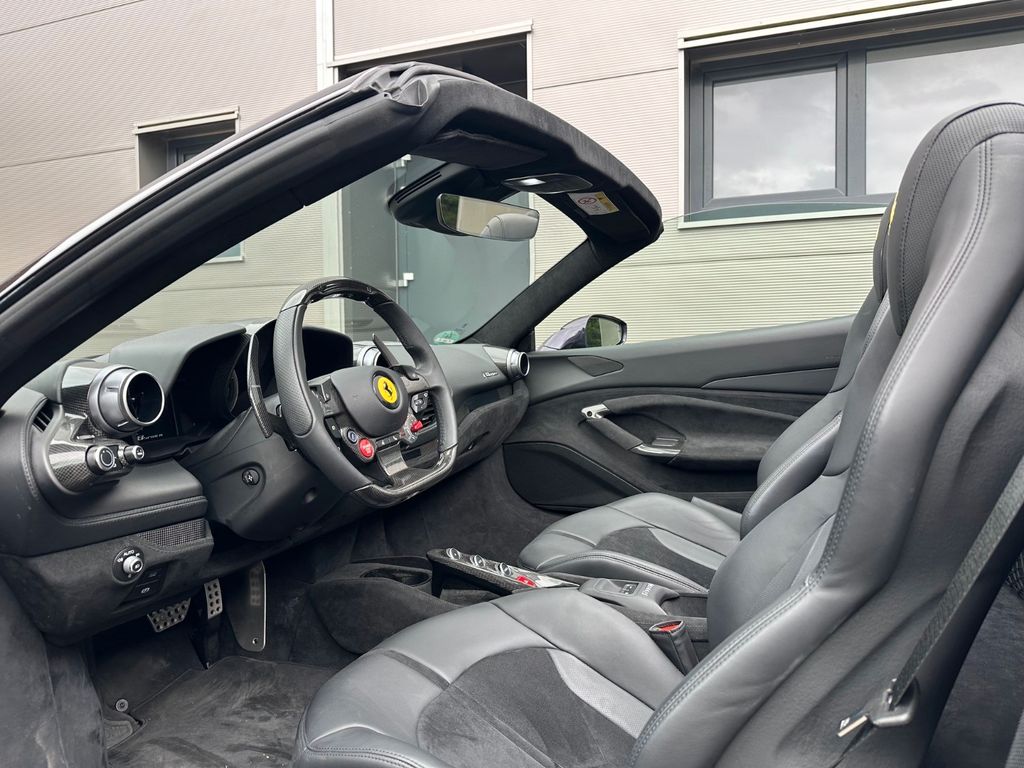 Ferrari F8 2023