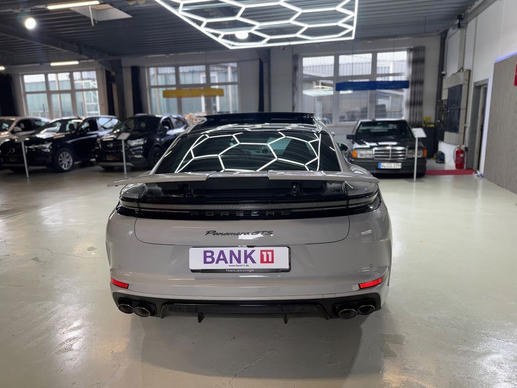 Porsche Panamera 2025