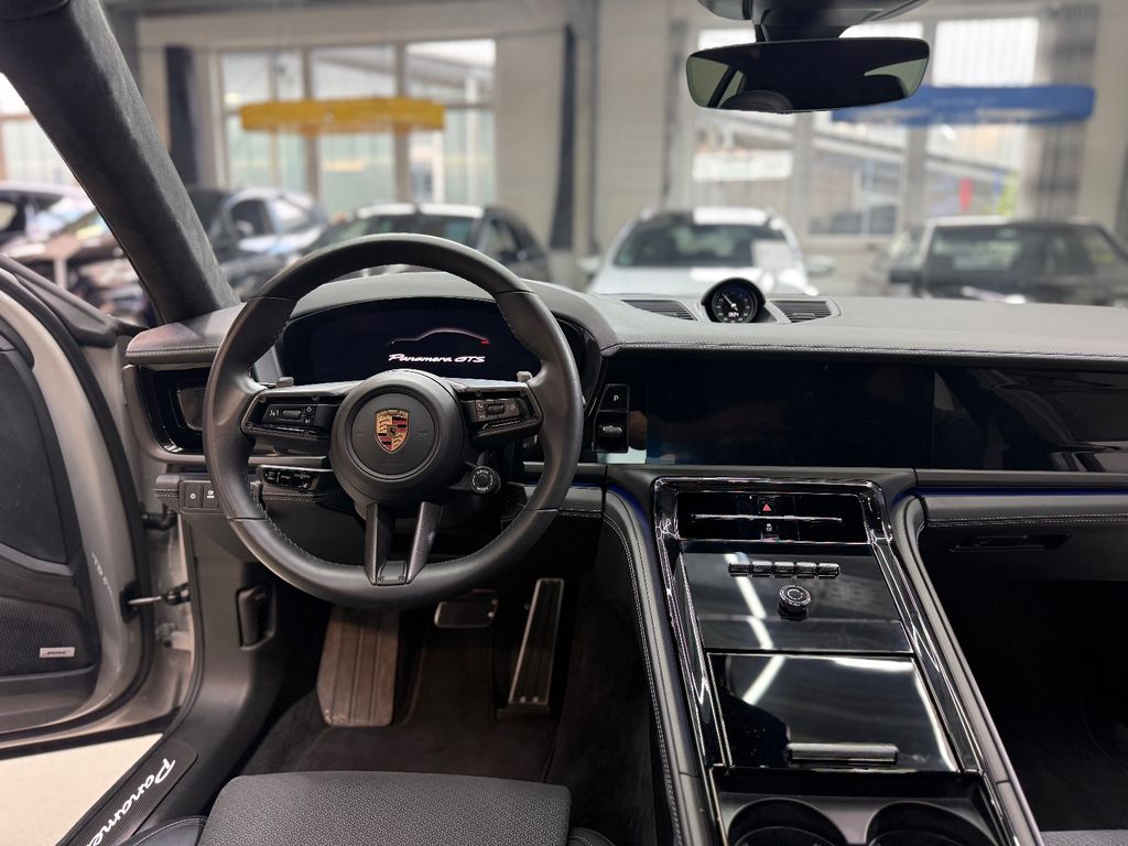 Porsche Panamera 2025