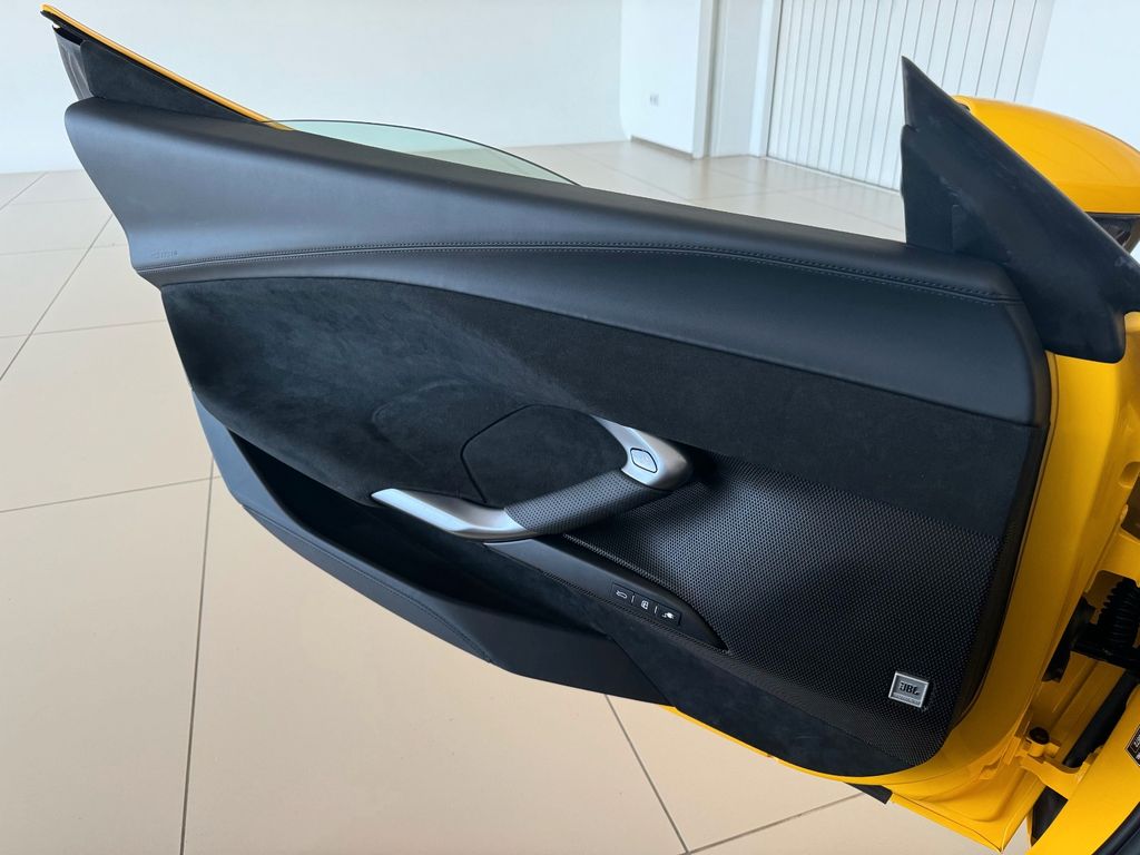 Ferrari 296 GTS 2025