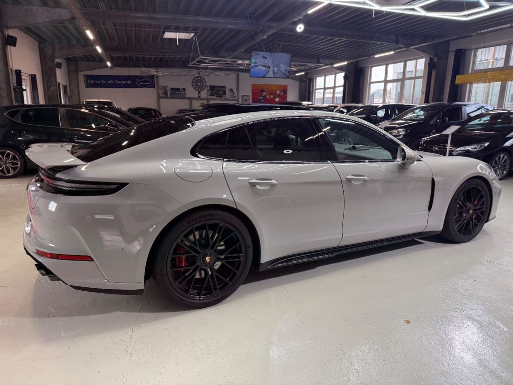Porsche Panamera 2025