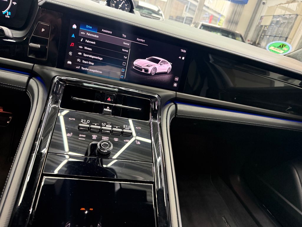 Porsche Panamera 2025