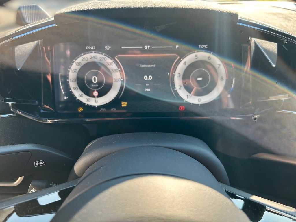 Aston Martin Vanquish 2025