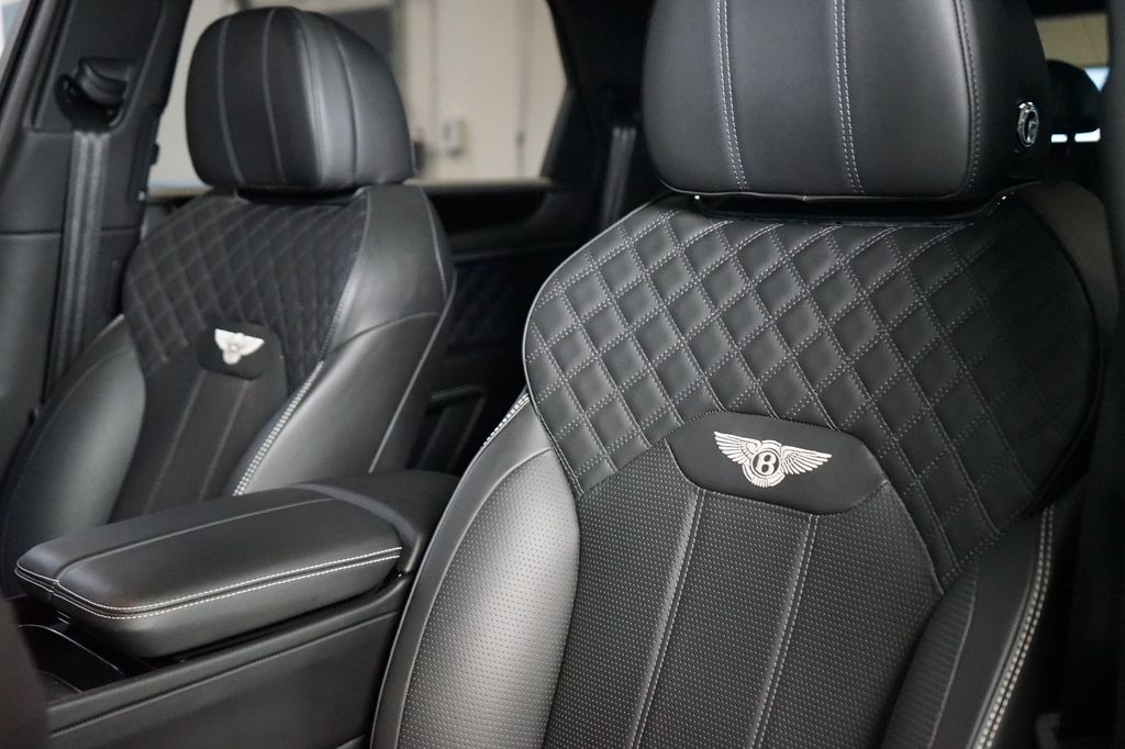 Bentley Bentayga 2022