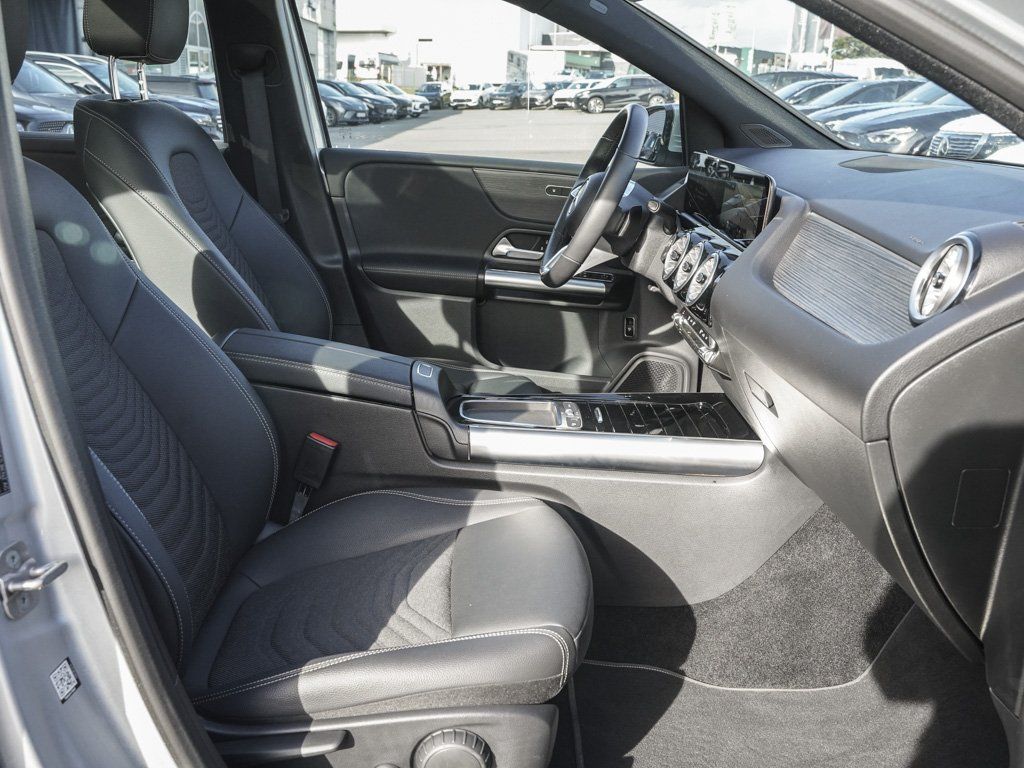 Mercedes-Benz B 200 2025