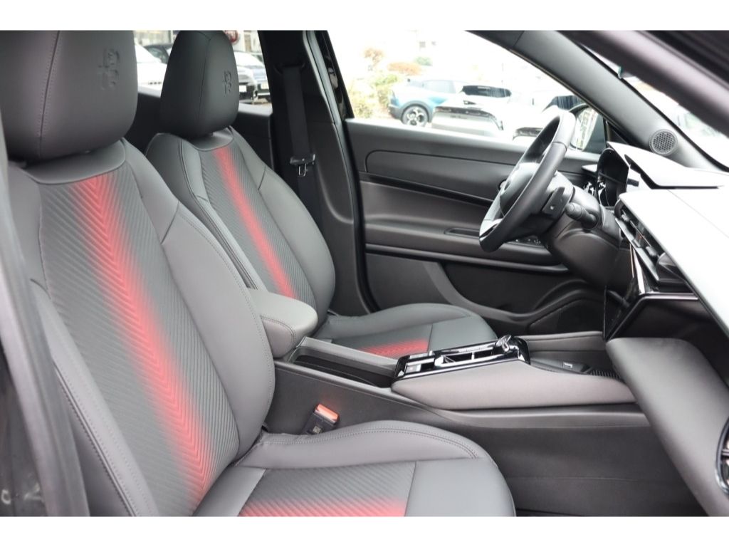 Alfa Romeo Junior 2025