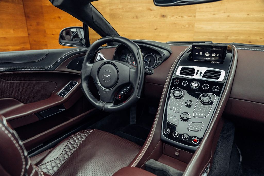 Aston Martin Vanquish 2014