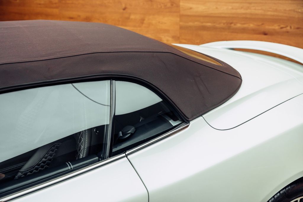 Aston Martin Vanquish 2014