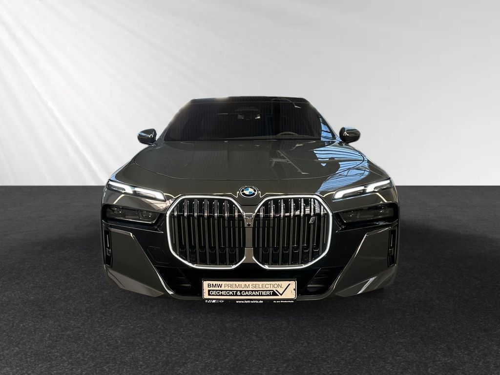 BMW i7 2024