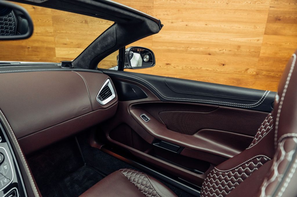 Aston Martin Vanquish 2014