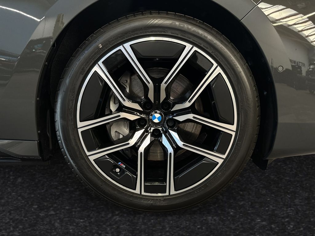 BMW i7 2024