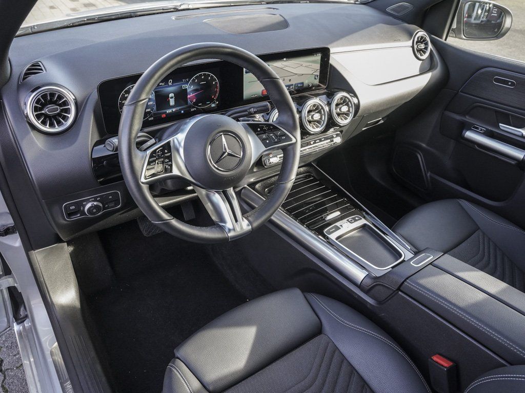 Mercedes-Benz B 200 2025