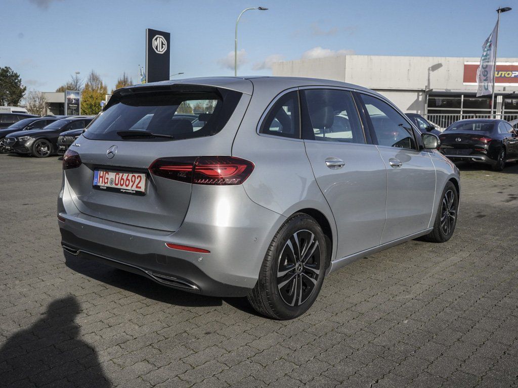Mercedes-Benz B 200 2025