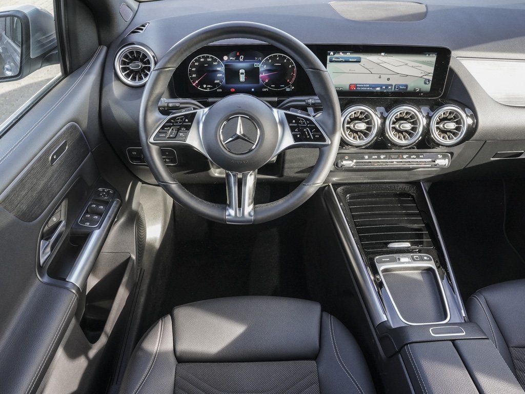 Mercedes-Benz B 200 2025