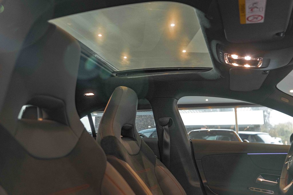 Mercedes-Benz CLA 180 2025