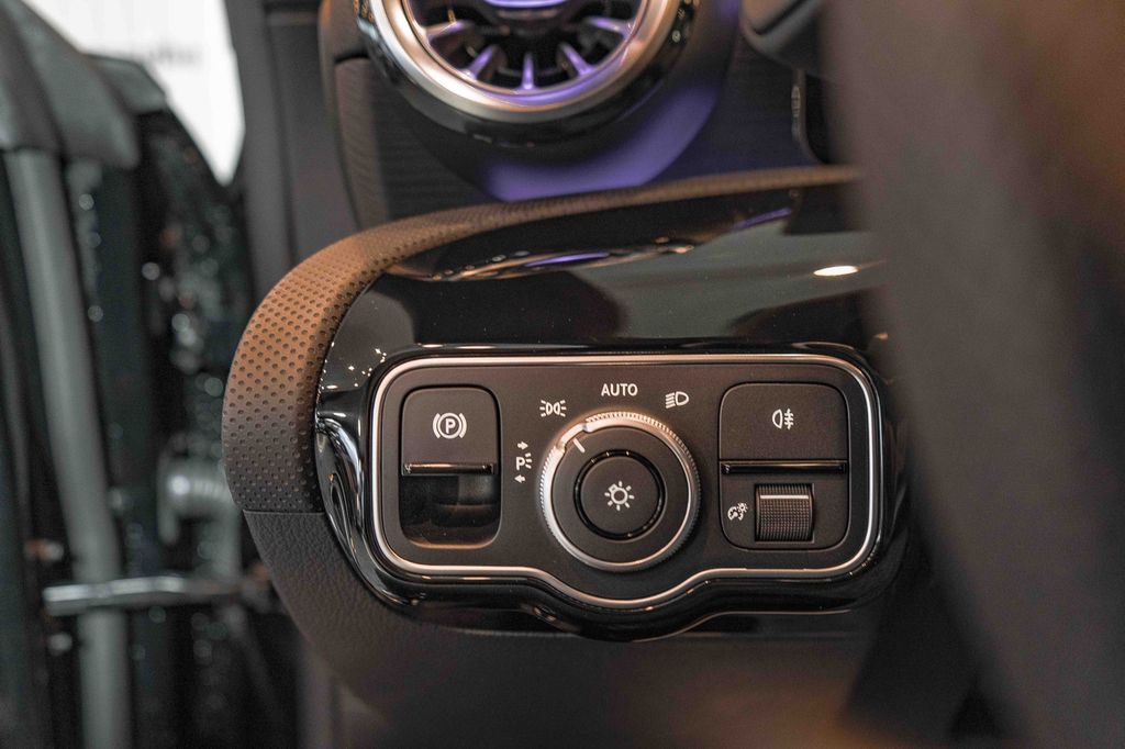 Mercedes-Benz CLA 180 2025