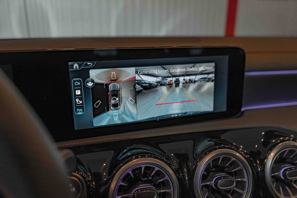 Mercedes-Benz CLA 180 2025