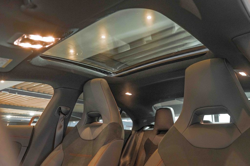 Mercedes-Benz CLA 180 2025