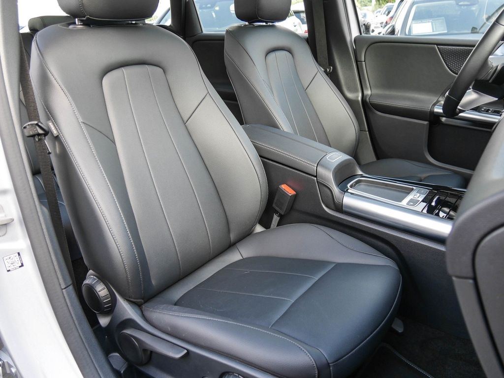 Mercedes-Benz B 250 2023