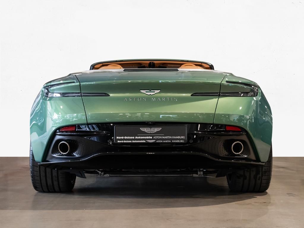 Aston Martin DB12 2024