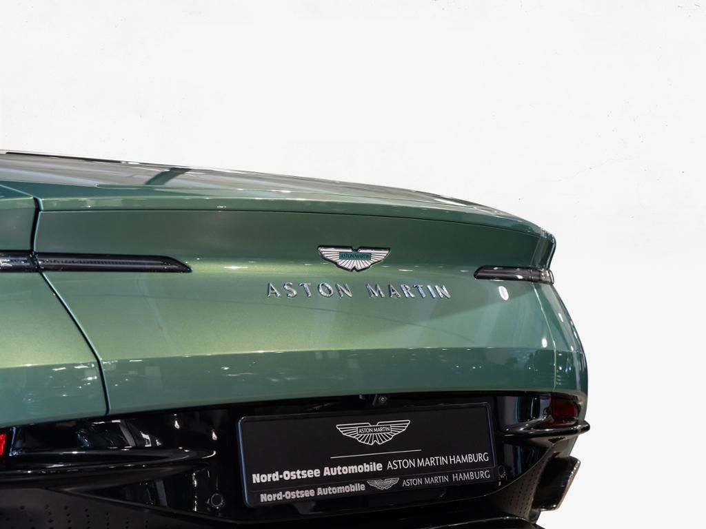 Aston Martin DB12 2024