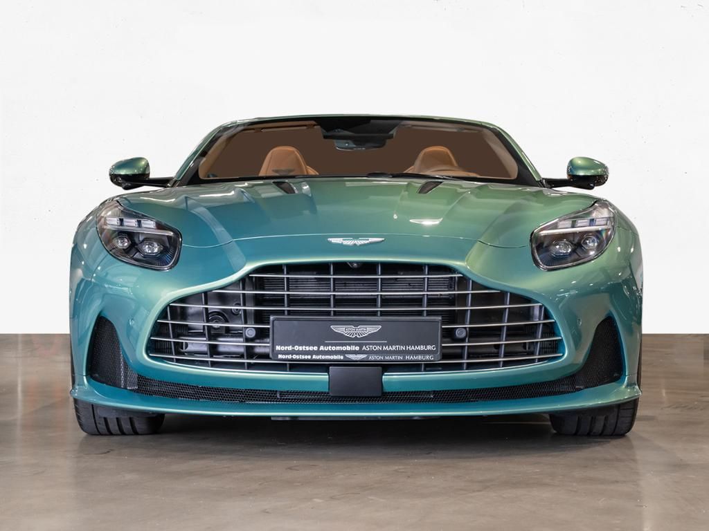Aston Martin DB12 2024
