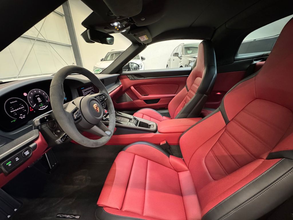 Porsche 992 2025