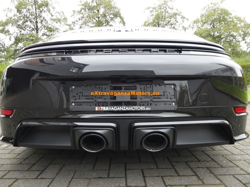 Porsche 992 2025
