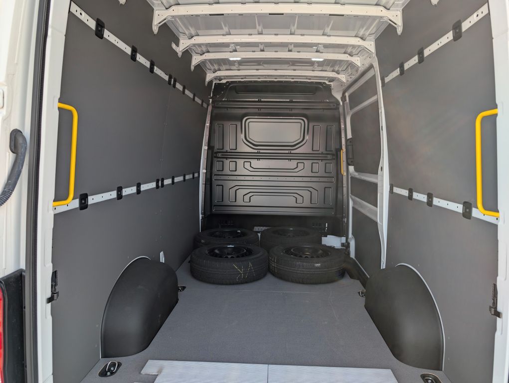 Volkswagen Crafter 2024