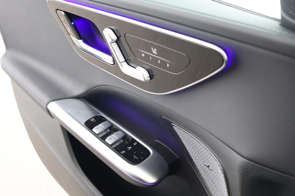 Mercedes-Benz C 200 2025