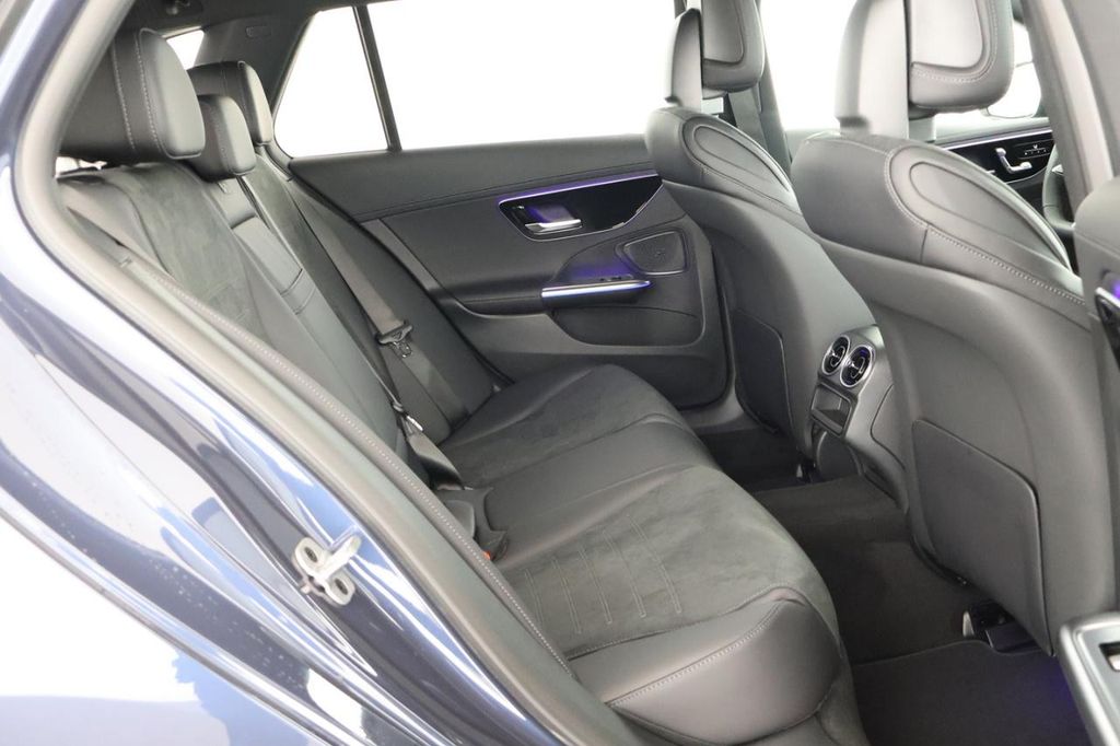 Mercedes-Benz C 200 2025