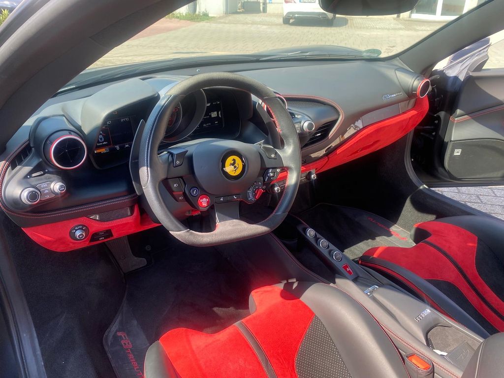 Ferrari F8 2022