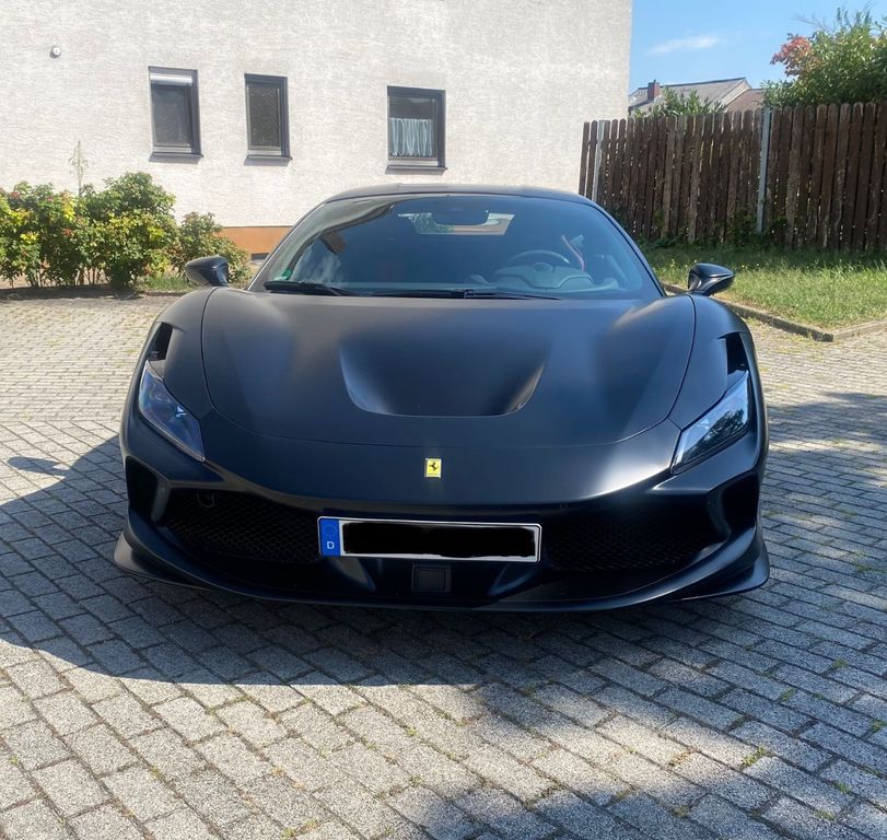 Ferrari F8 2022
