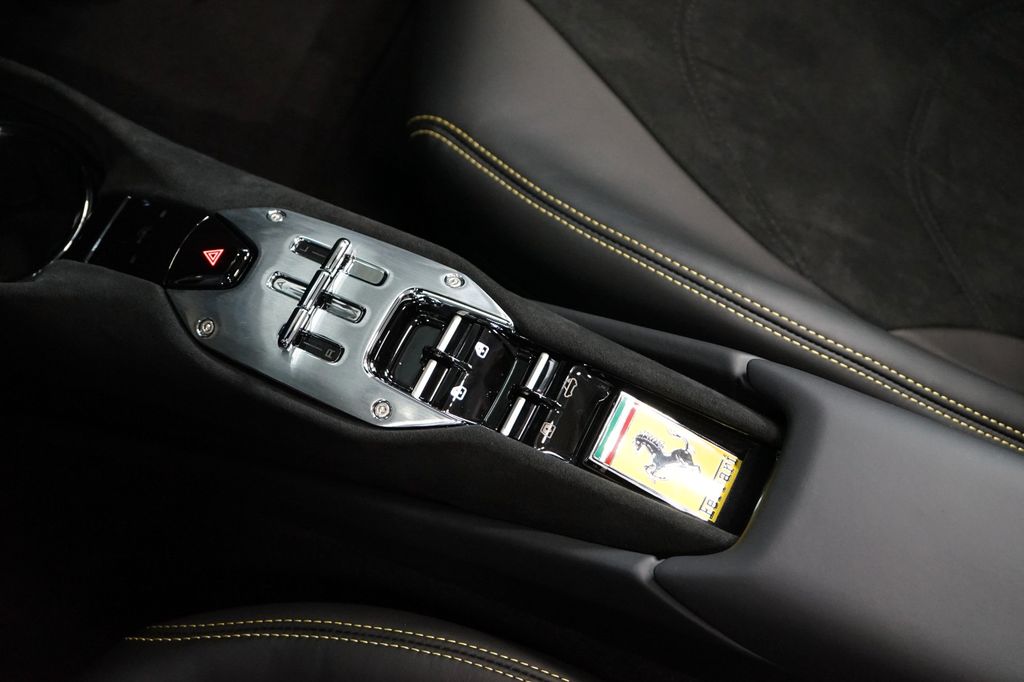 Ferrari 296 GTS 2025