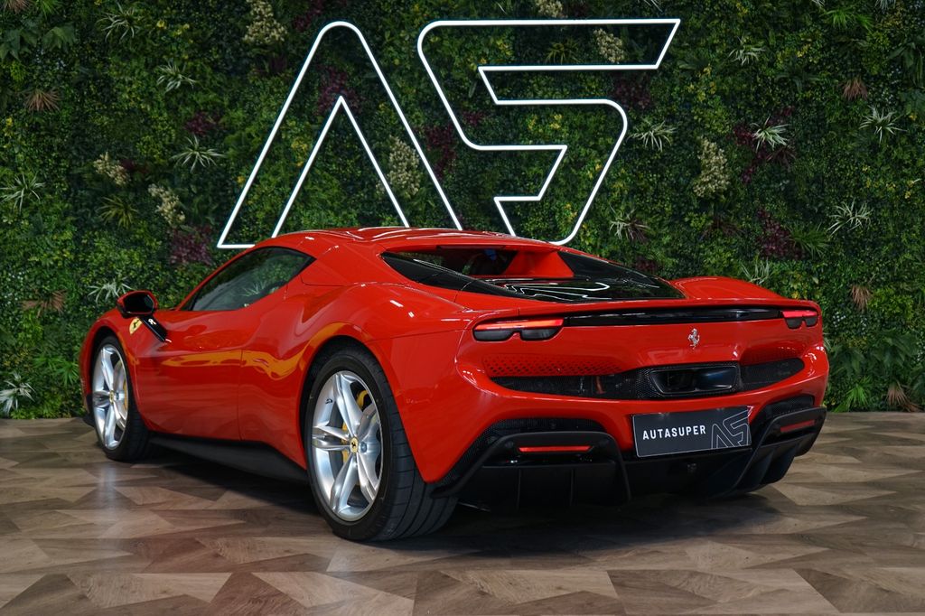 Ferrari 296 GTS 2025