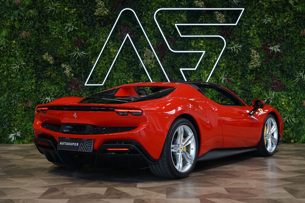 Ferrari 296 GTS 2025
