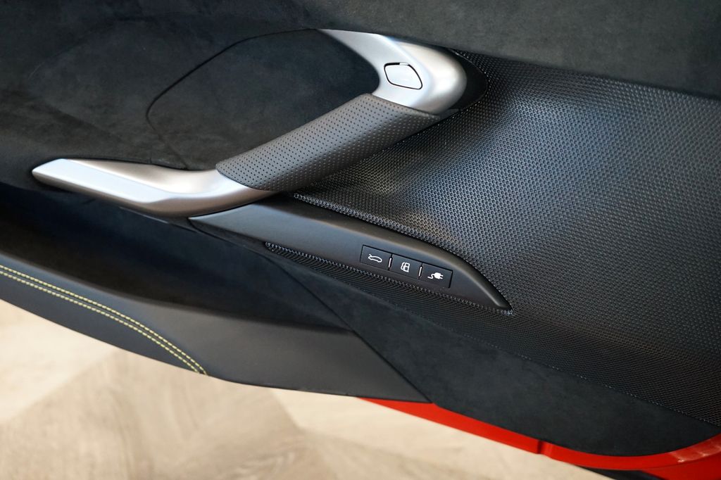 Ferrari 296 GTS 2025