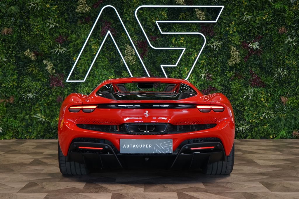 Ferrari 296 GTS 2025