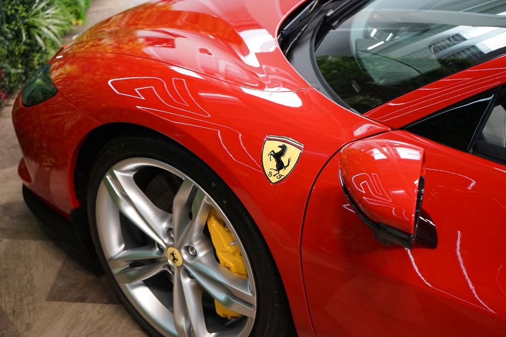 Ferrari 296 GTS 2025