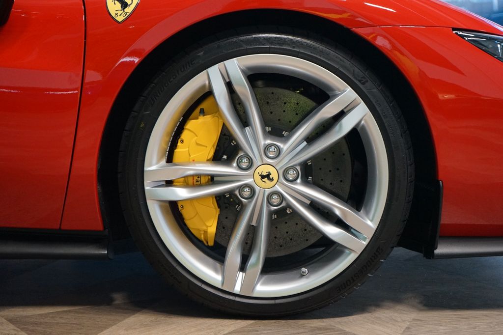 Ferrari 296 GTS 2025