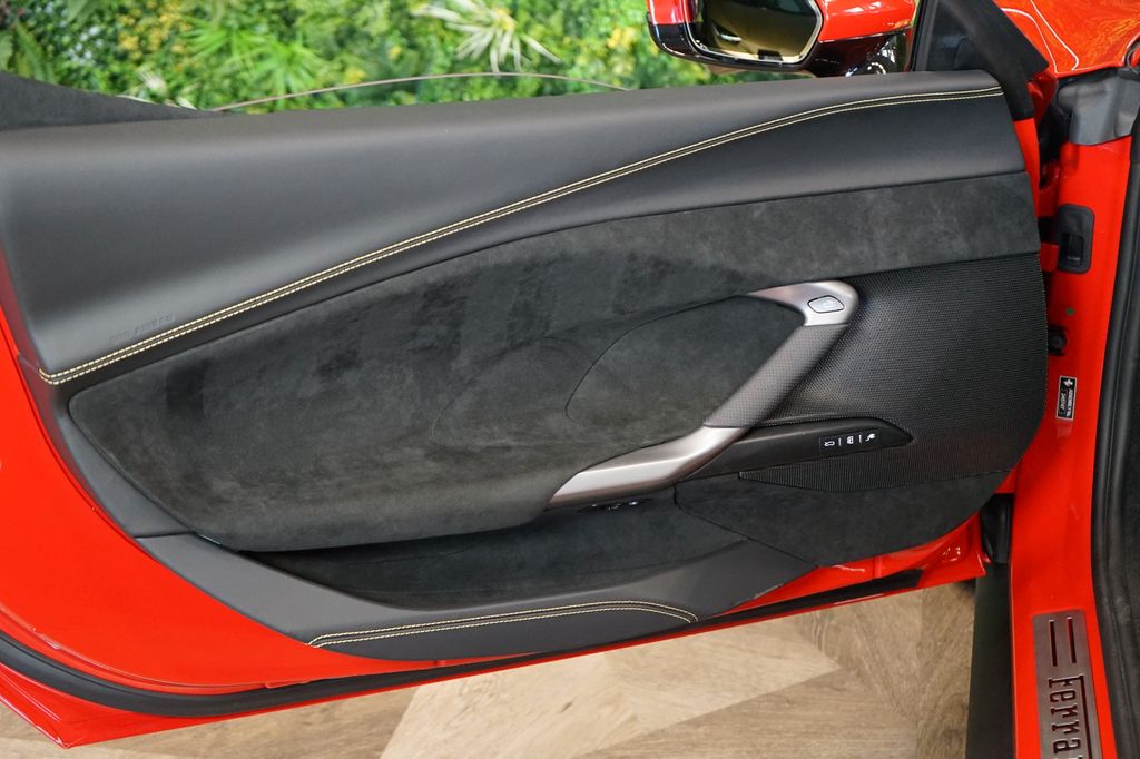 Ferrari 296 GTS 2025