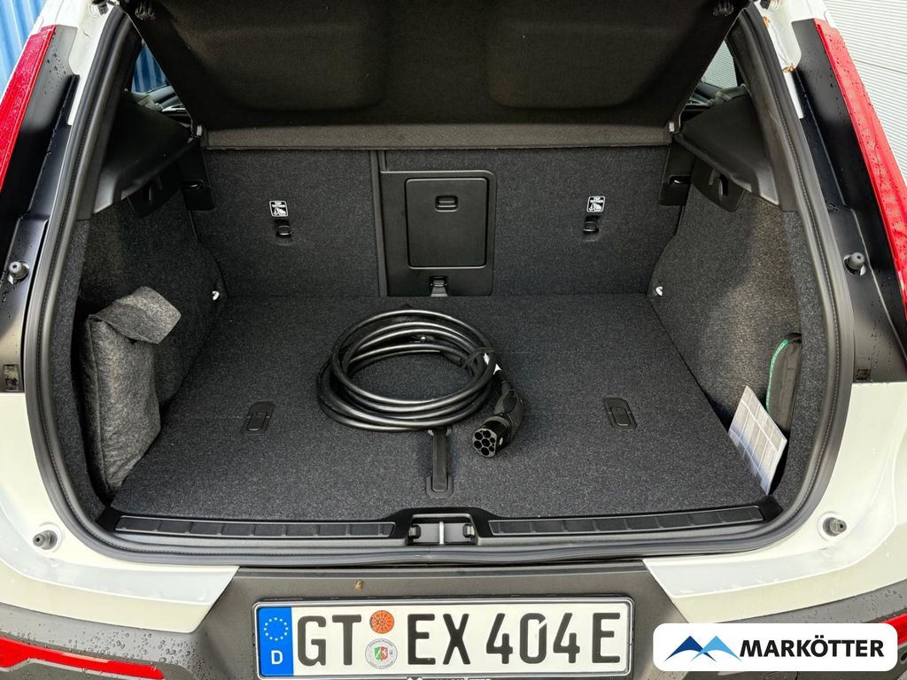 Volvo EX40 2025