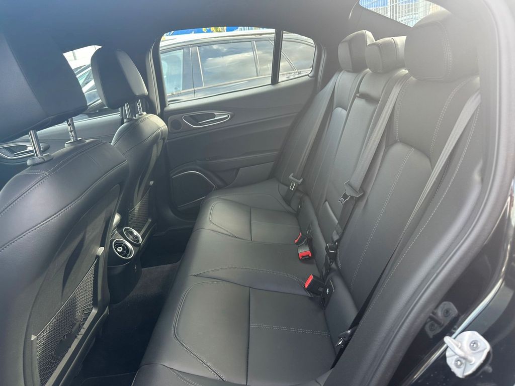 Alfa Romeo Giulia 2023