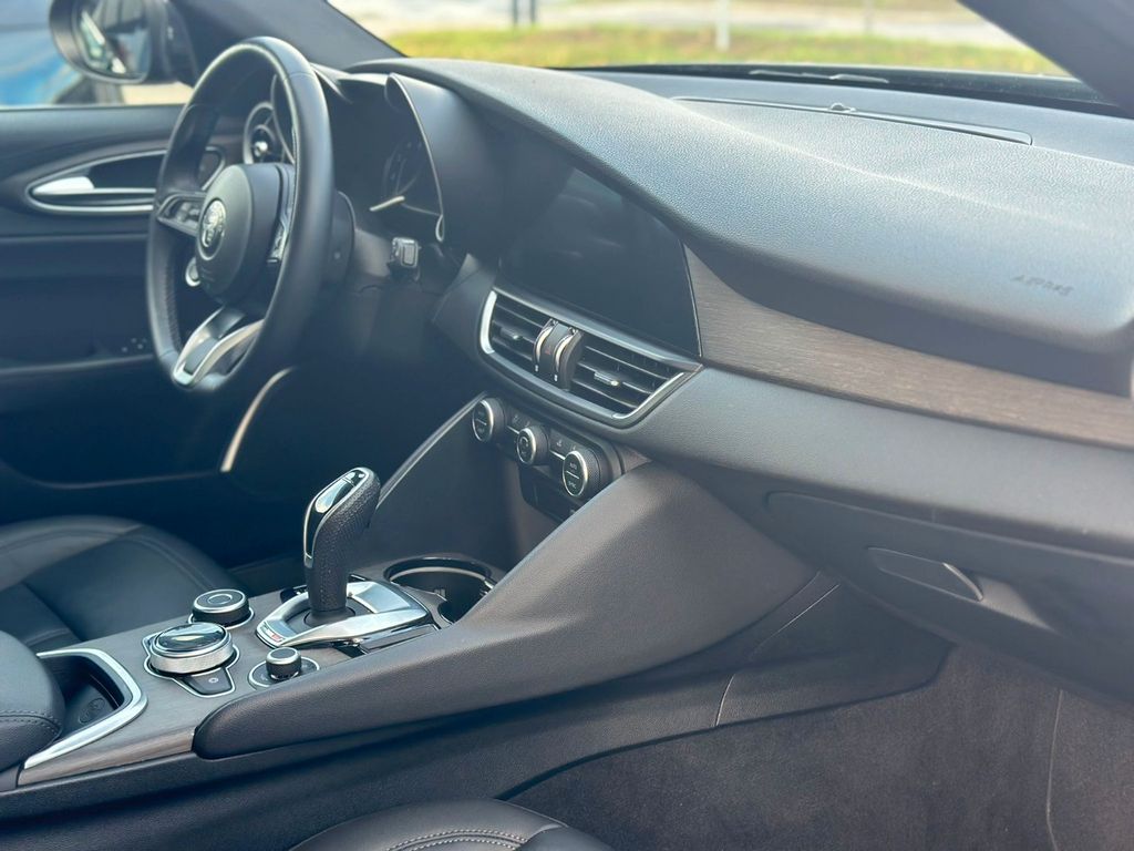 Alfa Romeo Giulia 2023