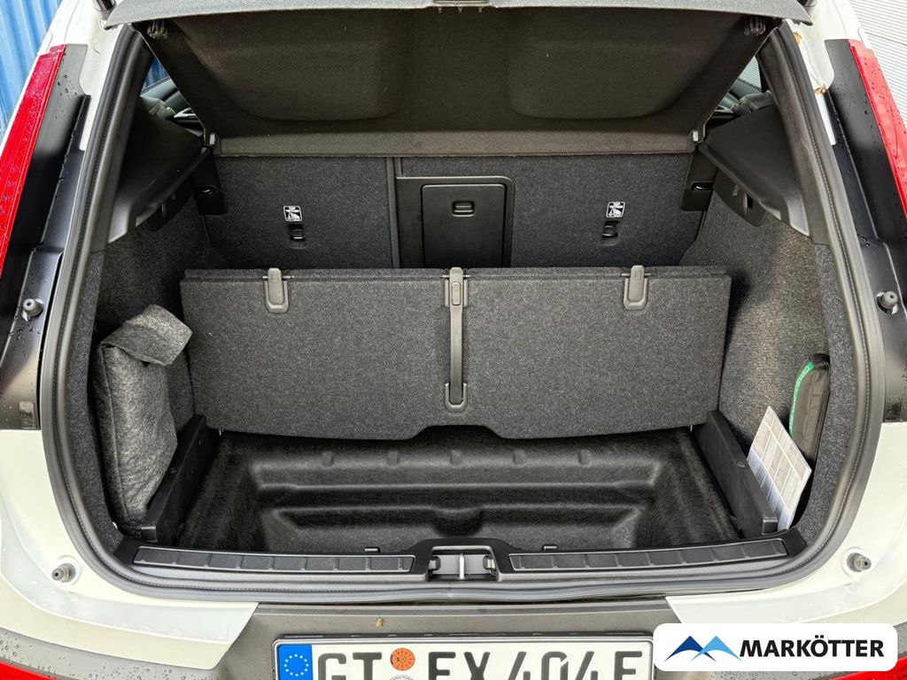 Volvo EX40 2025