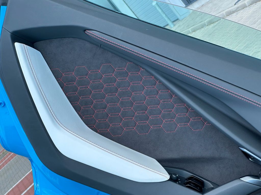 Lamborghini Revuelto 2025