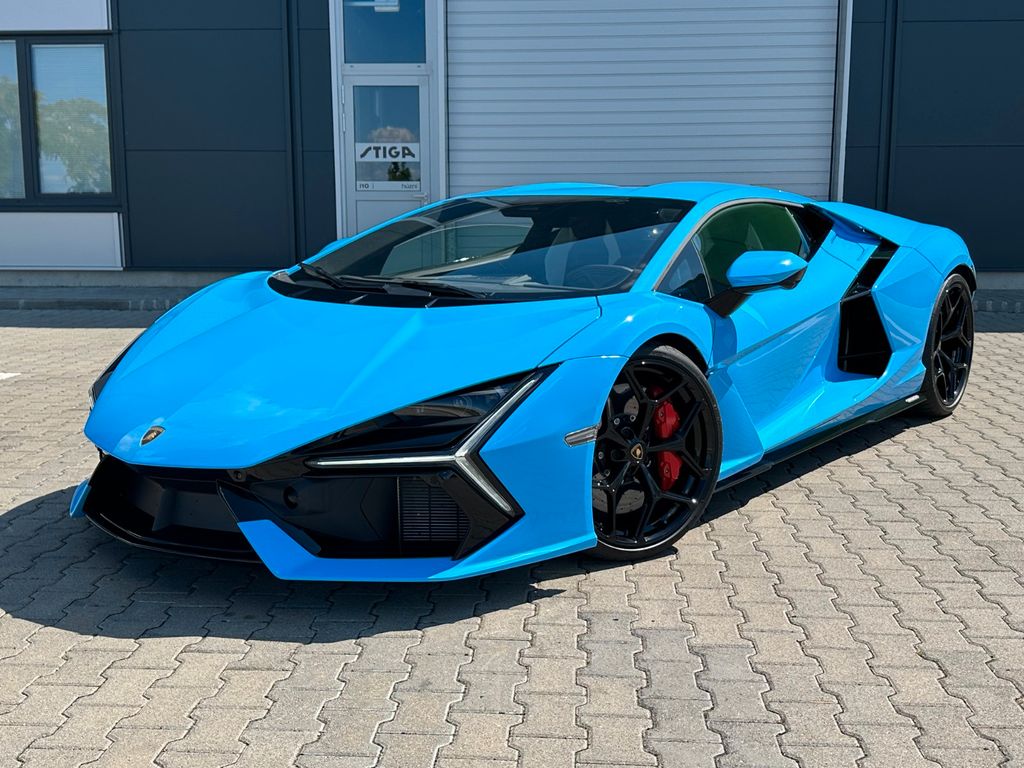 Lamborghini Revuelto 2025