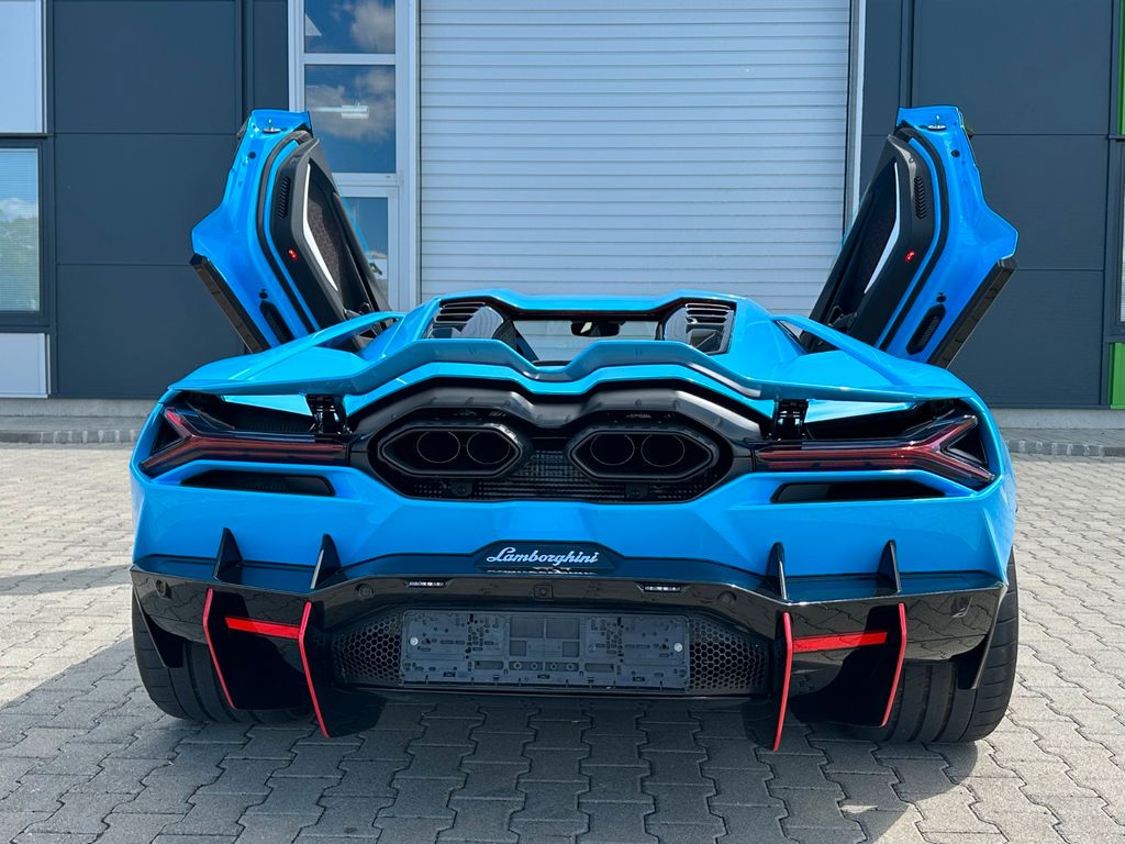 Lamborghini Revuelto 2025